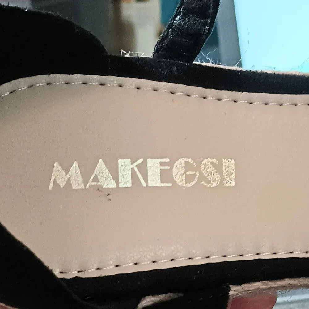 Makegsi Black Strappy Wedge Sandals 9 Open Toe Ankle Strap Faux Suede Shoe